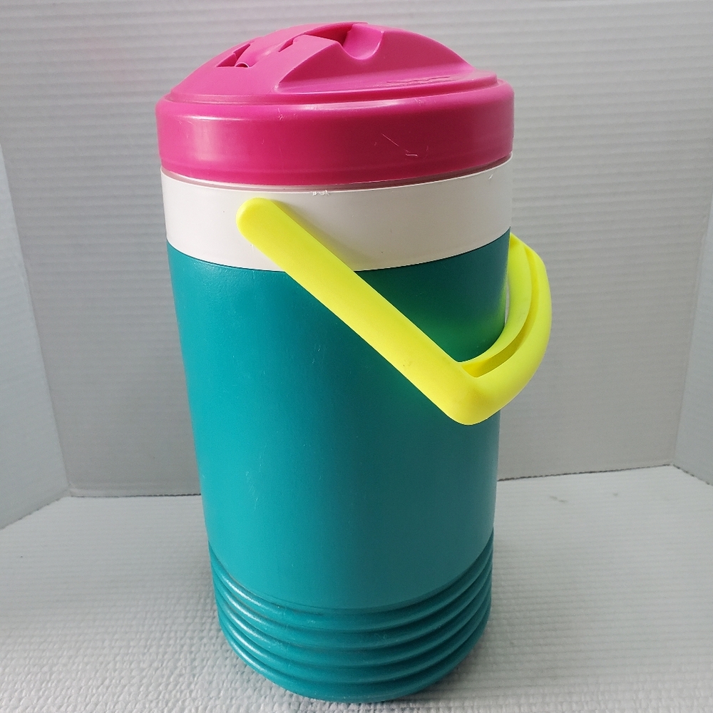 Igloo Retro Half Gallon 64oz Water Jug Vintage 13" Insulated Handle 1990s